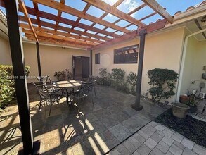 3400 S Le Jeune Rd in Miami, FL - Building Photo - Building Photo