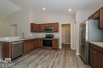 34948 Long Island Ct in Zephyrhills, FL - Building Photo - Building Photo