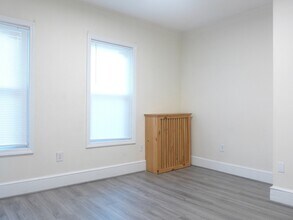 92 Hyde Park Ave, Unit 2 in Boston, MA - Building Photo - Building Photo