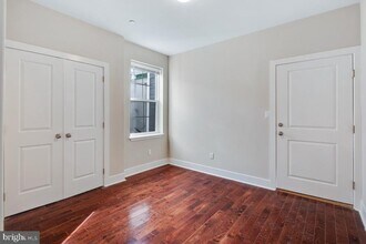 46 S 44th St-Unit -4 in Philadelphia, PA - Building Photo - Building Photo