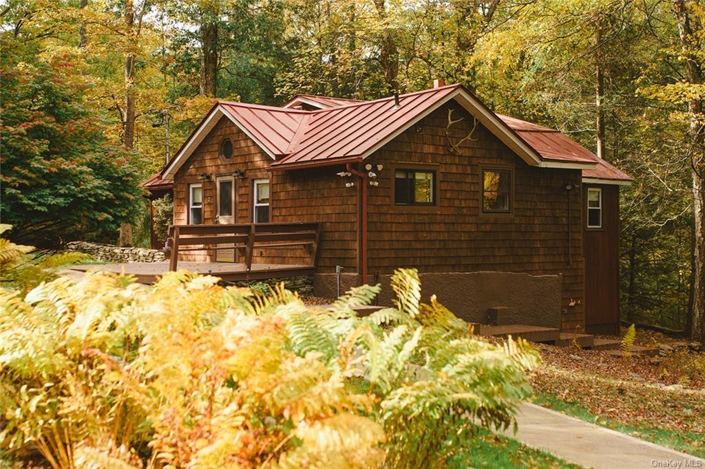 2 Eagle Trail in Wurtsboro, NY - Foto de edificio