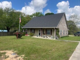 201 Patrice Cir in Deridder, LA - Building Photo