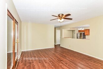 944 Beacon Ln in Apple Valley, MN - Foto de edificio - Building Photo