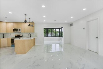 2224 N 35th Ave in Hollywood, FL - Building Photo - Building Photo