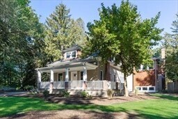 98 Union St in Easton, MA - Building Photo