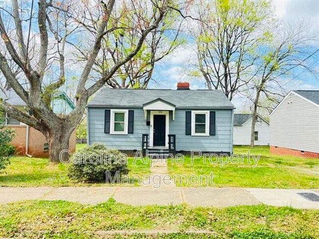 property at 606 S Ellis St