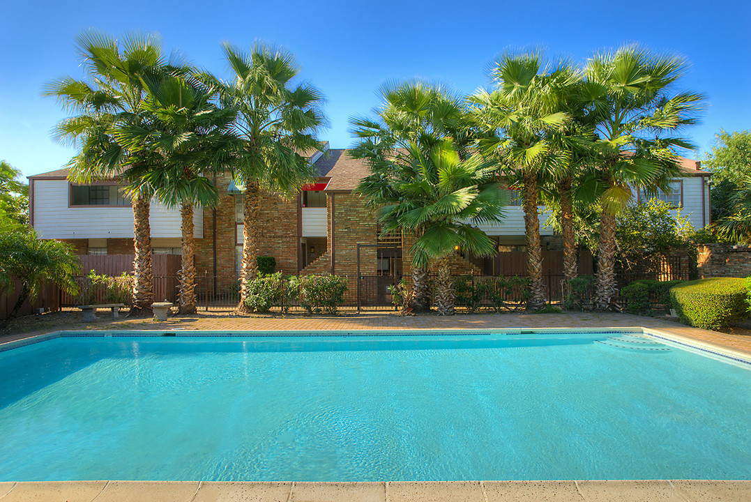 Villa Marina Apartments in Galveston, TX - Building Photo