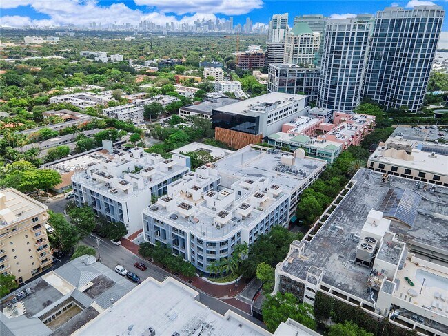 3339 Virginia St, Unit PH-26 in Miami, FL - Building Photo - Building Photo