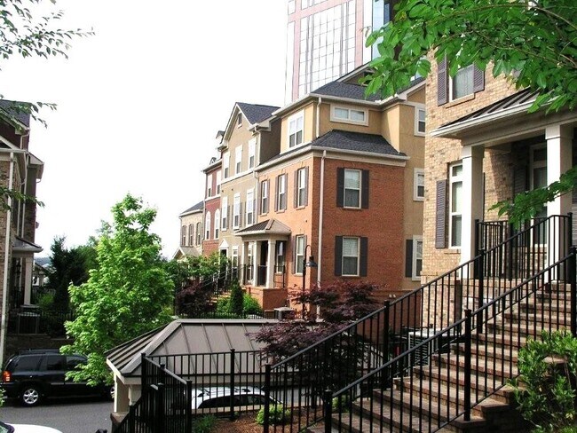 property at 322 Perimeter Walk
