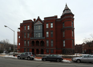 Cavendish Condominiums in Washington, DC - Building Photo - Building Photo