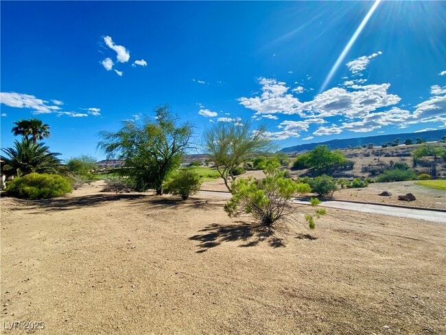 property at 4565 Riva De Romanza St