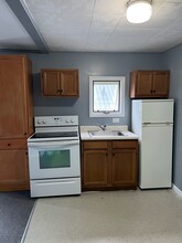 16 Howard Ave, Unit 3 in Malone, NY - Foto de edificio - Building Photo