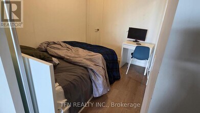 330 Richmond St W in Toronto, ON - Building Photo - Building Photo