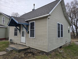 2006 Lafayette St in Waterloo, IA - Building Photo
