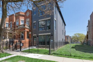 4943 S Saint Lawrence Ave, Unit 3 in Chicago, IL - Building Photo