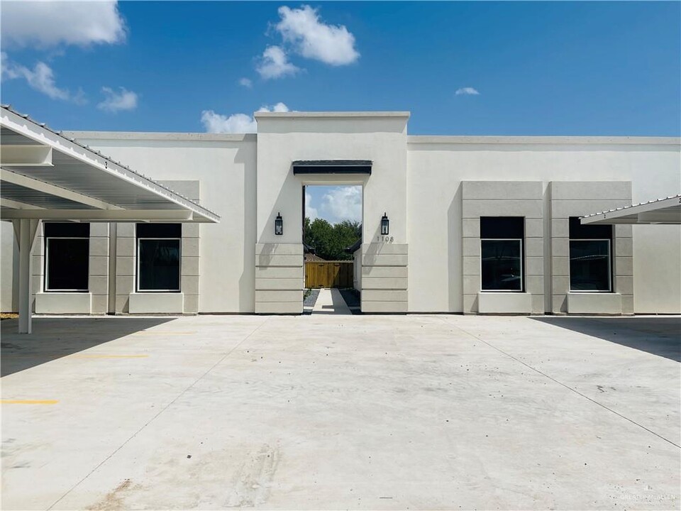1108 Sugar Gdn Dr in Pharr, TX - Building Photo