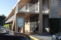 Taft Plaza Apartments photo'