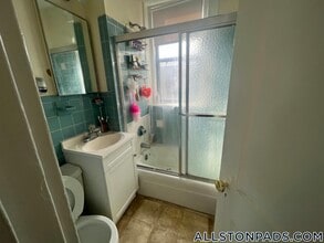 1156 Commonwealth Ave, Unit 54 in Boston, MA - Building Photo - Building Photo