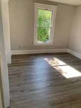 30 Cottage St in Bristol, CT - Building Photo - Building Photo