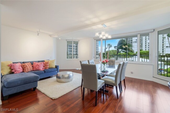 property at 4041 Gulf Shore Blvd N