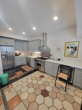 160 W Burton Pl in Chicago, IL - Building Photo - Building Photo