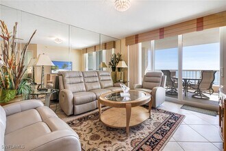 990 Cape Marco Dr in Marco Island, FL - Building Photo - Building Photo