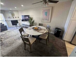 5545 Canoga Ave, Unit 218 in Woodland Hills, CA - Building Photo - Building Photo