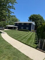 8622 S Glen Forest Ct in Oak Creek, WI - Building Photo