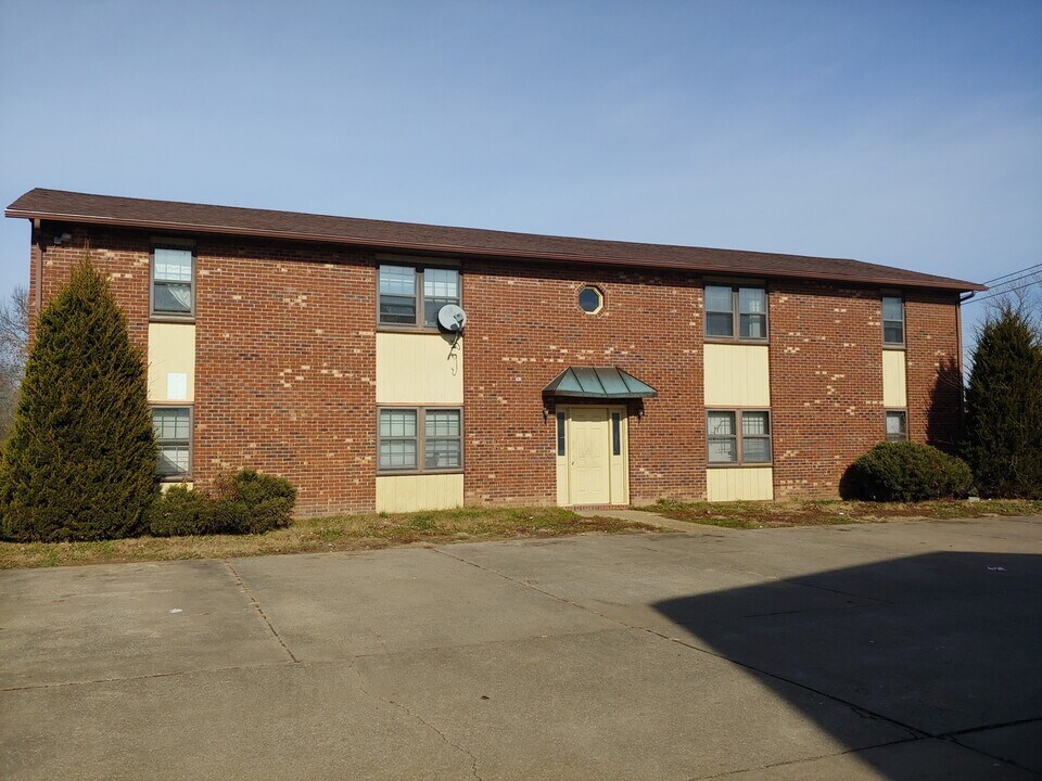 526 Boxwood Dr in Cape Girardeau, MO - Building Photo