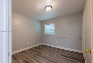 327 SW 20th St in Fort Lauderdale, FL - Building Photo - Building Photo