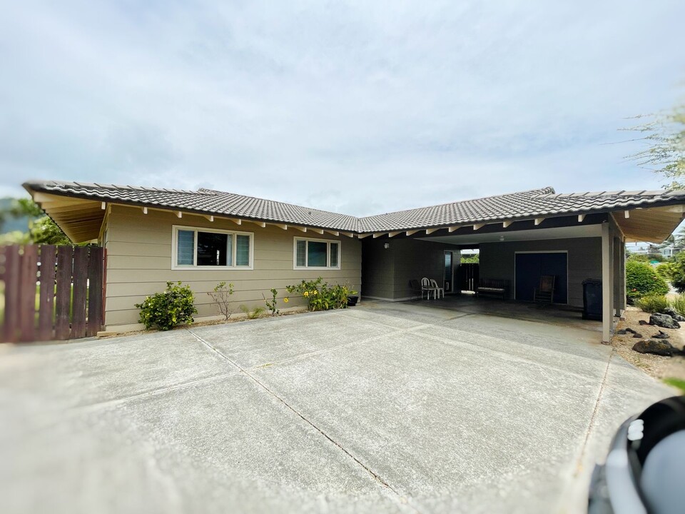 682 Akoakoa St in Kailua, HI - Building Photo