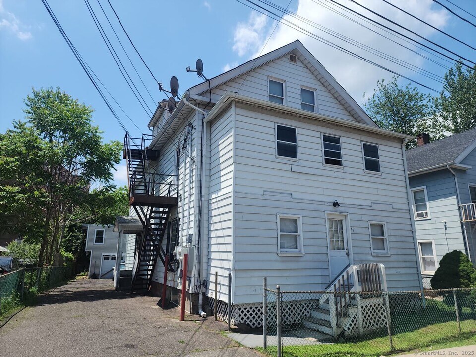 88 Twiss St in Meriden, CT - Foto de edificio