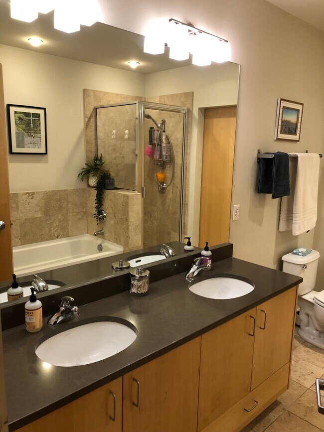 3104 W Lake St, Unit 104 in Minneapolis, MN - Building Photo - Building Photo