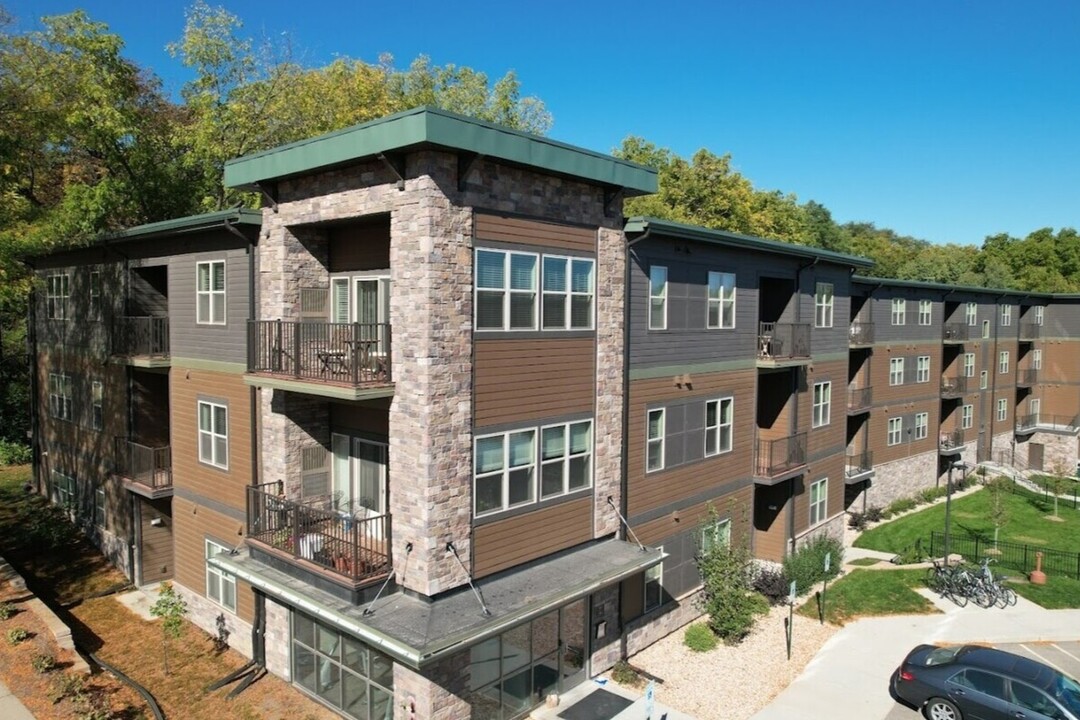 Whitney Point in Madison, WI - Foto de edificio