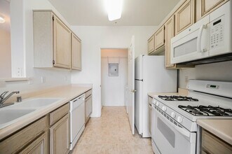 7107 S Durango Dr in Las Vegas, NV - Building Photo - Building Photo