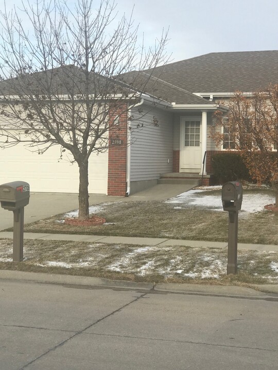 2708 Laverna St in Fremont, NE - Foto de edificio