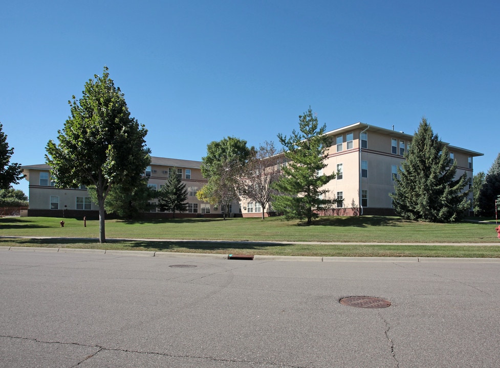 Orchard Square in Apple Valley, MN - Foto de edificio