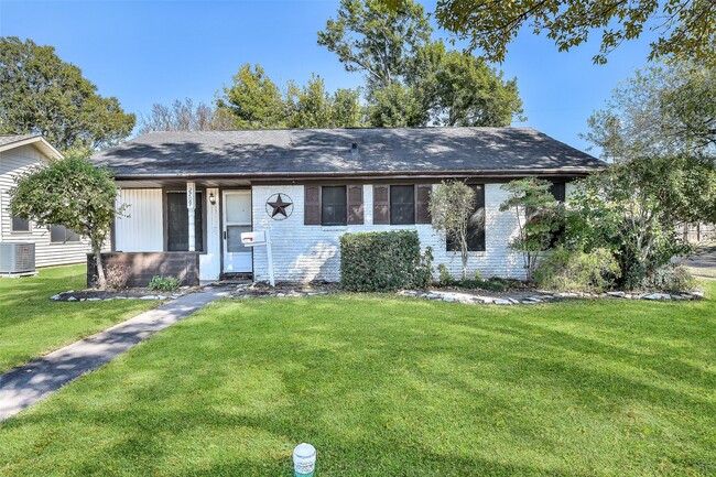 property at 2709 Hearne Dr