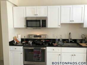 35 Brookline St, Unit 3 in Cambridge, MA - Building Photo - Building Photo
