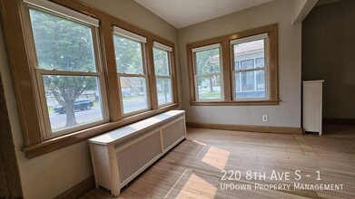 220 8th Ave S in South St. Paul, MN - Building Photo - Building Photo