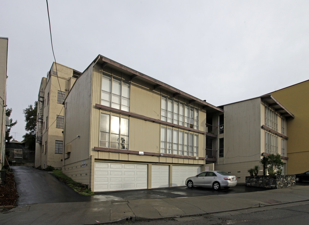 391-393 Fairmount Ave in Oakland, CA - Building Photo