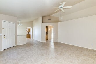 6053 E Sierra Morena St in Mesa, AZ - Building Photo - Building Photo