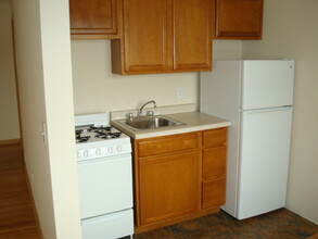 4150 Regent Ave N, Unit 102 in Minneapolis, MN - Building Photo - Building Photo