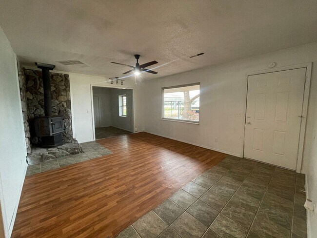 property at 633 S Miller Rd