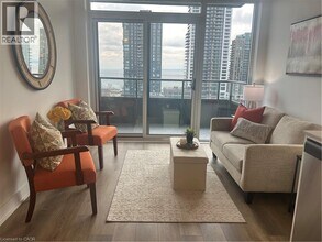 2088 James St in Burlington, ON - Building Photo - Building Photo