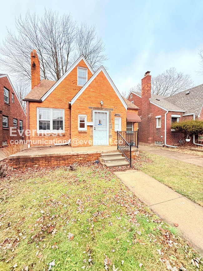 property at 11009 Roxbury St