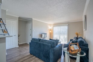 Brays Villa in Houston, TX - Building Photo