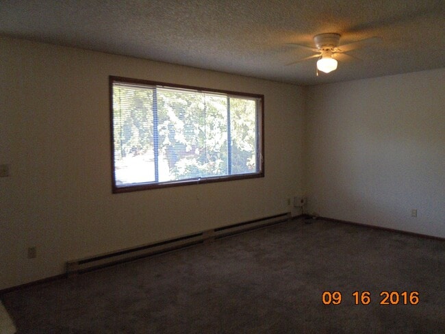 312 NE 24th St in McMinnville, OR - Building Photo - Building Photo