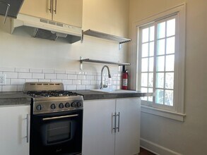 3000-3006 Kenwood Ave in Los Angeles, CA - Foto de edificio - Building Photo