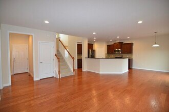 8 Spicebush Ct in Hopkinton, MA - Building Photo - Building Photo